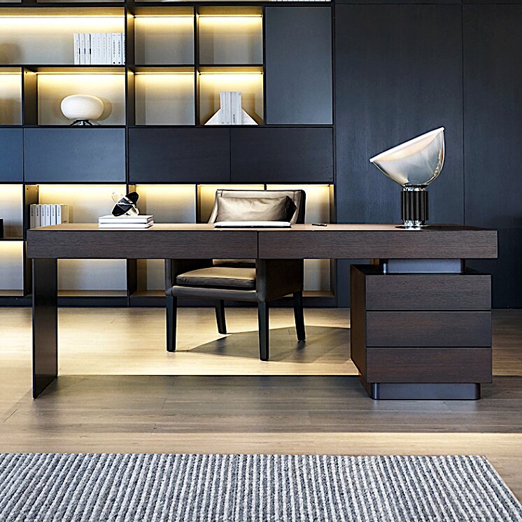 Hyatt Desk