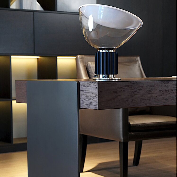 Hyatt Desk